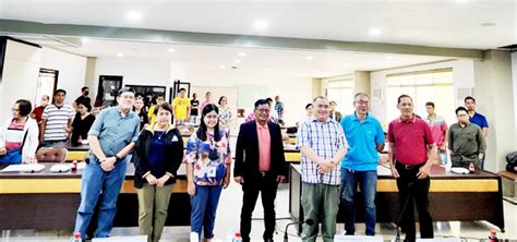 DOLE reviewing proposed P100 wage hike in Western Visayas.